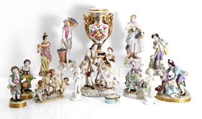Lot 112 - A collection of porcelain