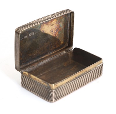 Lot 15 - A Victorian silver snuff box