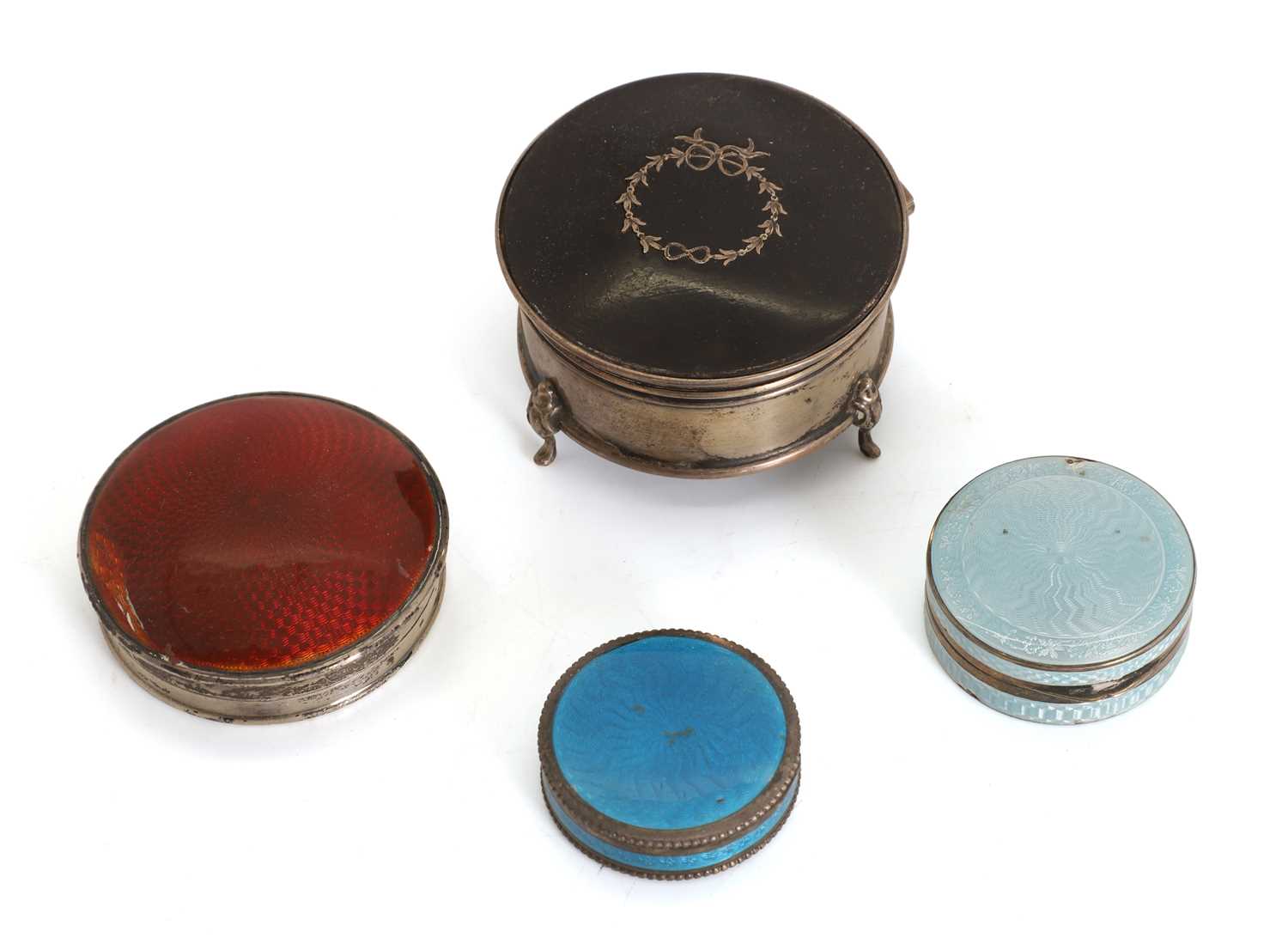 Lot 17 - A silver and tortoiseshell circular box and cover