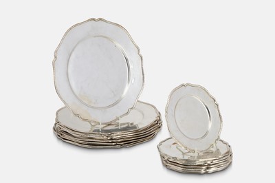 Lot 334 - A silver part dinner service