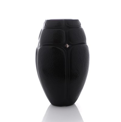 Lot 164 - A Lalique 'Scarab' vase
