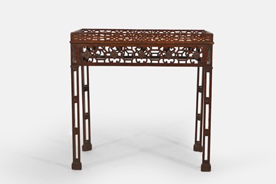 Lot 317 - A George III-style mahogany silver table