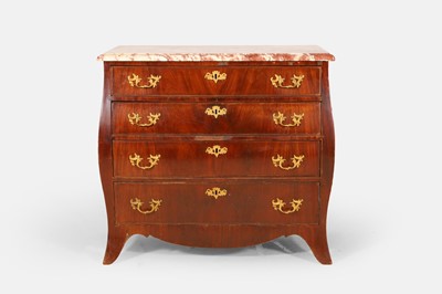 Lot 162 - A mahogany chest of drawers