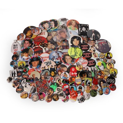 Lot 172 - A large collection of badges