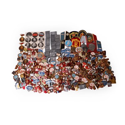 Lot 195 - A large collection of Russian badges