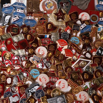 Lot 195 - A large collection of Russian badges