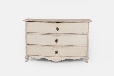 Lot 181 - A painted pine commode