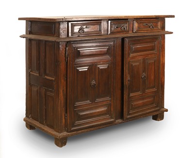 Lot 509 - A walnut chest