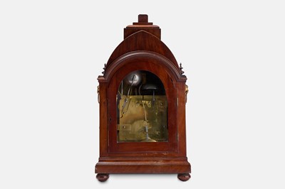 Lot 55 - A George III mahogany bracket clock by Gravell & Tolkien, London