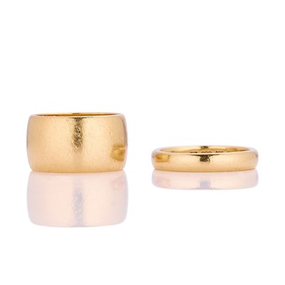 Lot 191 - Two 22ct gold band rings