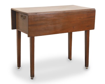 Lot 520 - A George III mahogany supper table