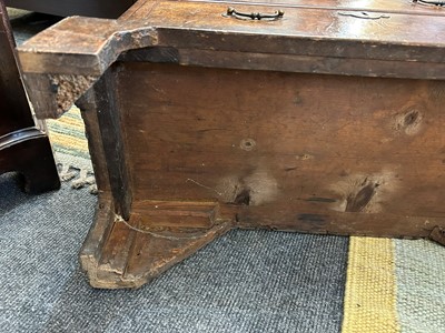 Lot 227 - A George I walnut and feather-banded bachelor's chest