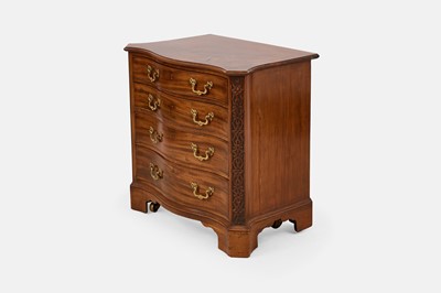 Lot 3 - A George III mahogany serpentine chest of drawers