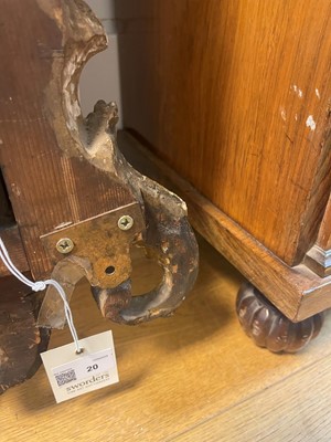 Lot 20 - A George II walnut and parcel-gilt mirror