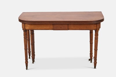 Lot 40 - A Regency extending mahogany dining table