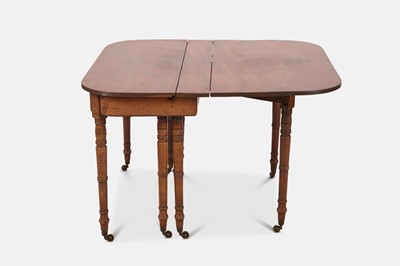 Lot 40 - A Regency extending mahogany dining table