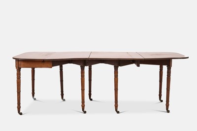 Lot 40 - A Regency extending mahogany dining table