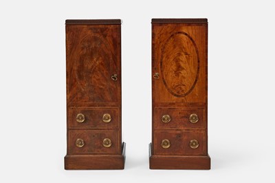 Lot 25 - A pair of George III mahogany and boxwood dining pedestals