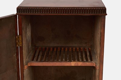 Lot 25 - A pair of George III mahogany and boxwood dining pedestals