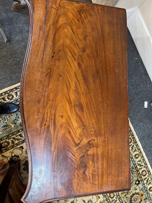 Lot 34 - A George III mahogany dressing chest