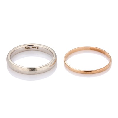 Lot 174 - A platinum band and a plain band