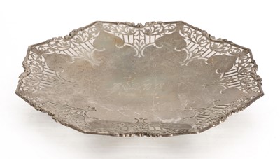 Lot 20 - A pierced silver cakestand