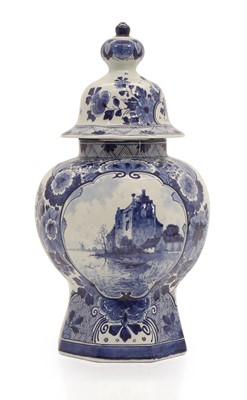 Lot 113 - A Delft blue and white jar and cover