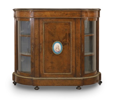 Lot 516 - A Victorian walnut credenza