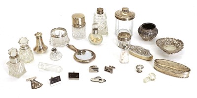 Lot 39 - A collection of silver items