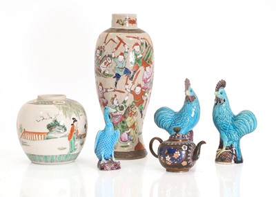 Lot 55 - A collection of Chinese ceramics