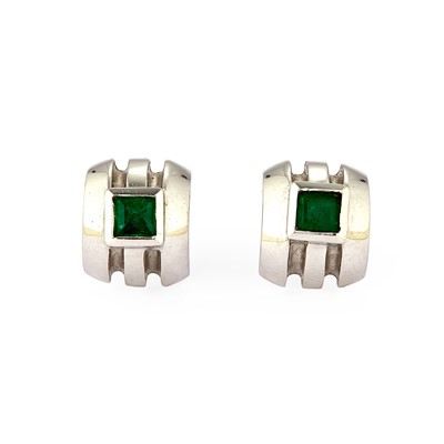 Lot 98 - A pair of emerald stud earrings