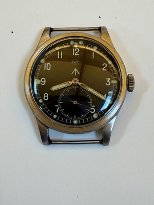 Lot 3 - An IWC WWII stainless steel British military-issued ‘Dirty Dozen’ mechanical wristwatch