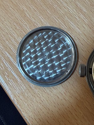 Lot 8 - A Vertex stainless steel British military-issued ‘Dirty Dozen’ mechanical wristwatch