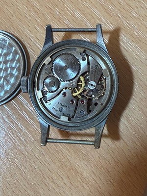 Lot 8 - A Vertex stainless steel British military-issued ‘Dirty Dozen’ mechanical wristwatch