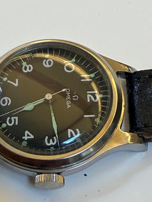 Lot 13 - An Omega stainless steel Air Ministry issue RAF pilot's mechanical wristwatch