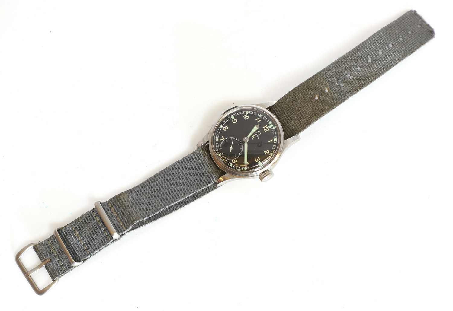 Lot 10 - An Omega WWII stainless steel military-issued 'Dirty Dozen' mechanical wristwatch