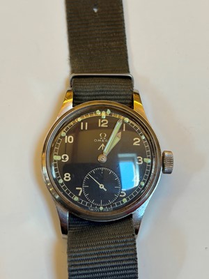 Lot 10 - An Omega WWII stainless steel military-issued 'Dirty Dozen' mechanical wristwatch