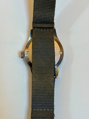 Lot 10 - An Omega WWII stainless steel military-issued 'Dirty Dozen' mechanical wristwatch