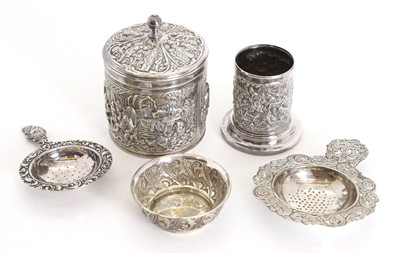 Lot 3 - A collection of Dutch silver