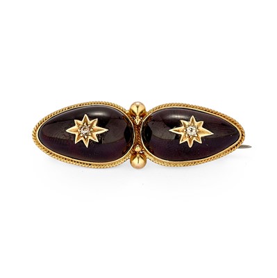 Lot 4 - A Victorian garnet and diamond brooch