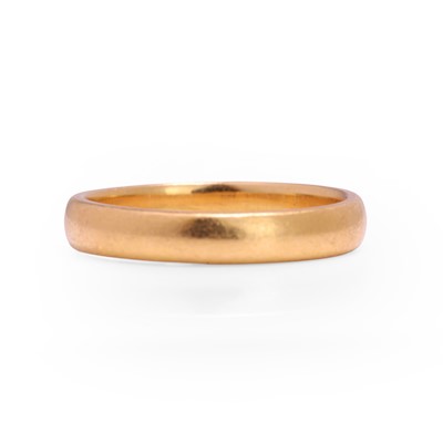 Lot 295 - A 22ct gold wedding band
