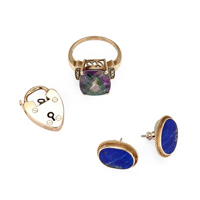 Lot 229 - A small group of assorted jewellery