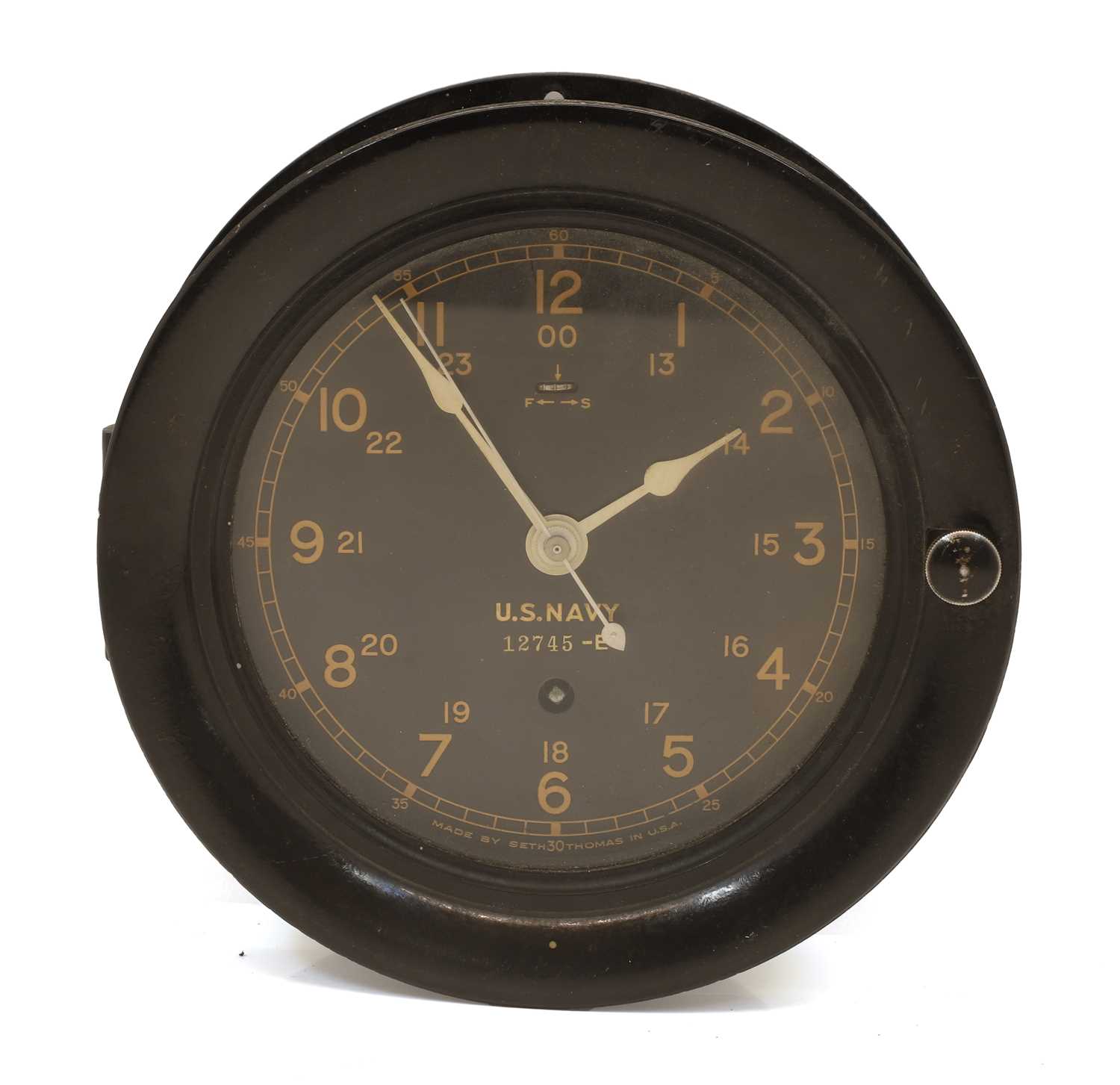 Lot 21 - A World War II US Navy Mark II, Type E 24-hour deck clock