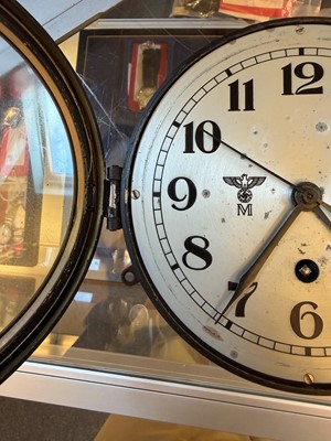 Lot 31 - A WWII Kriegsmarine U-Boat bulkhead clock