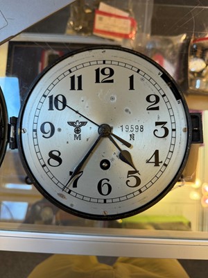 Lot 31 - A WWII Kriegsmarine U-Boat bulkhead clock