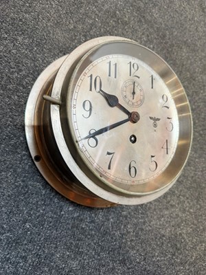 Lot 40 - A WWII Kriegsmarine ship's bulkhead clock