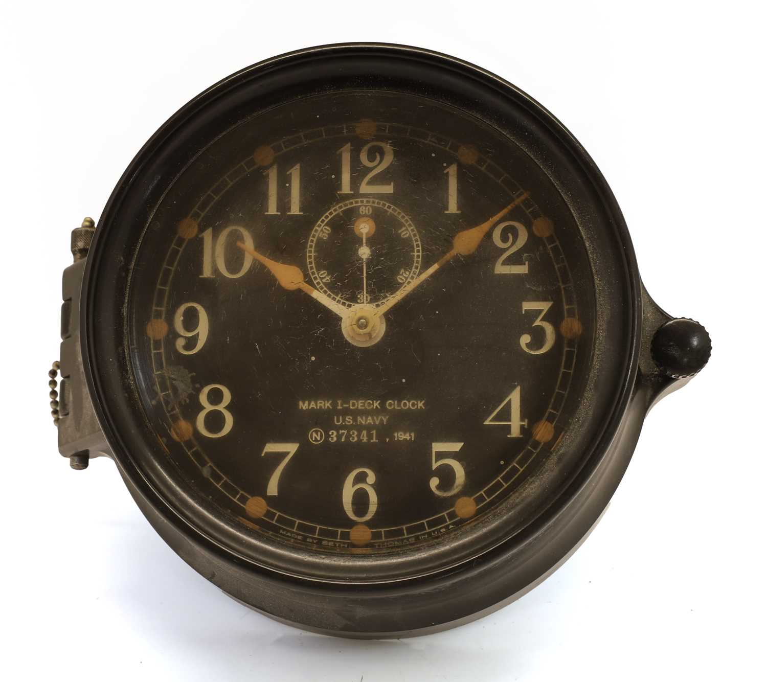 Lot 41 - A WWII US Navy Mark I deck clock