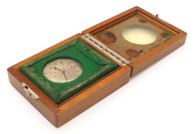 Lot A WWII US Navy 'Model 22' deck chronometer