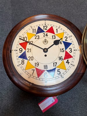 Lot 1 - A WWII RAF operations room sector wall clock