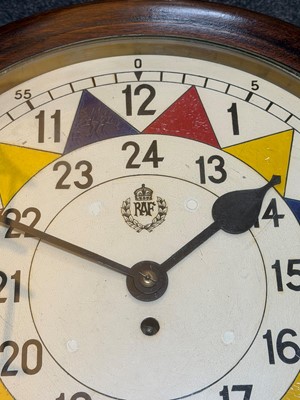 Lot 1 - A WWII RAF operations room sector wall clock